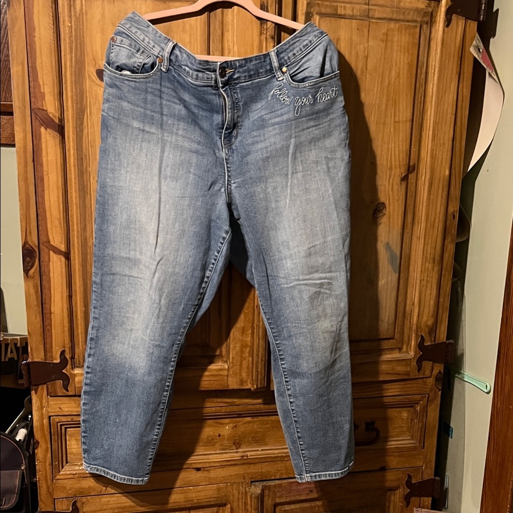 torrid light blue denim jeans with red size tag